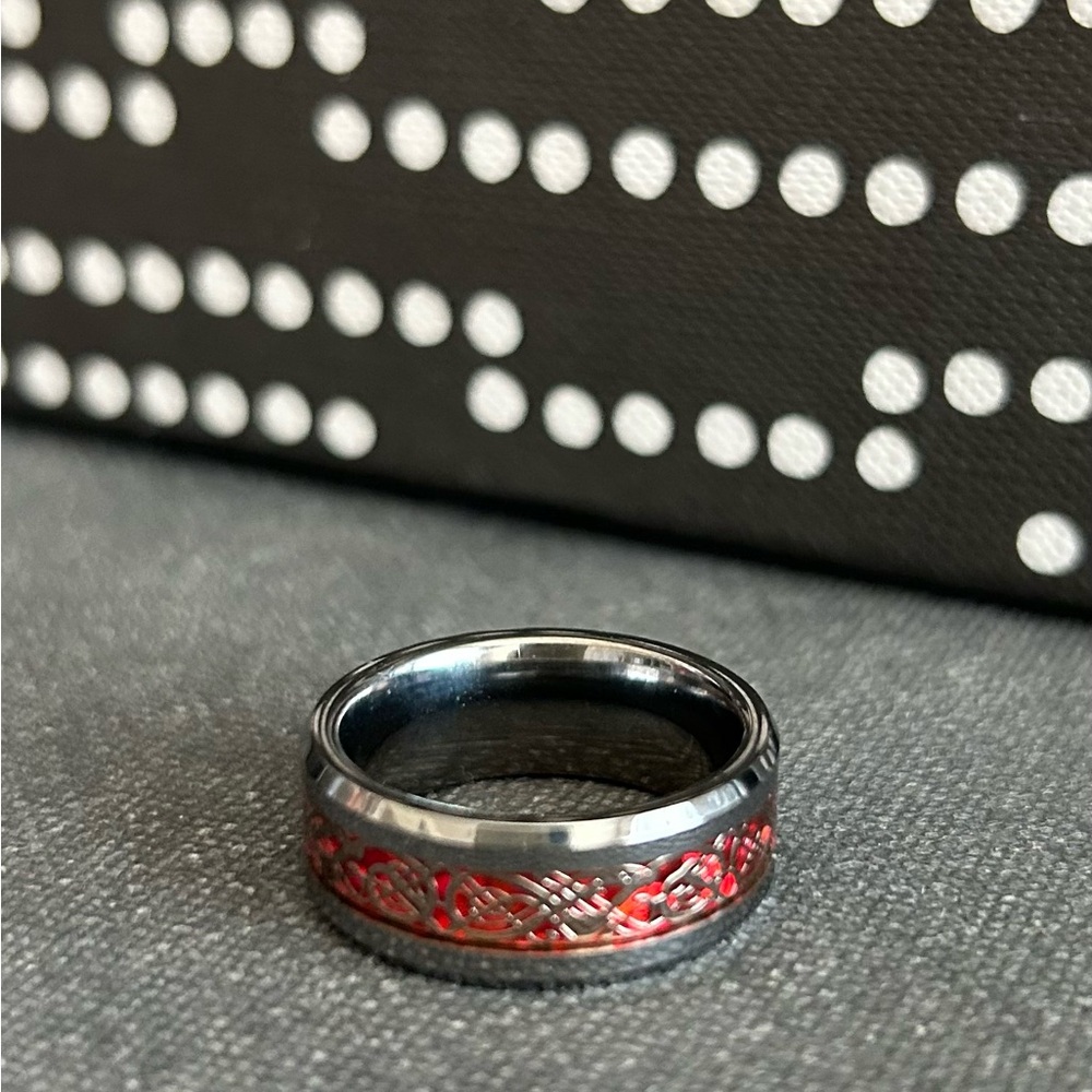 Men’s Black & Red Tungsten Ring Size 8